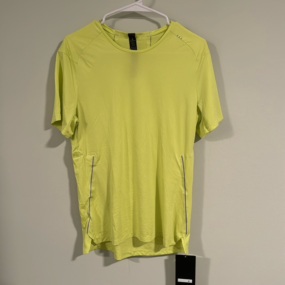 lululemon NWT fast and free shirt - yellow Size S